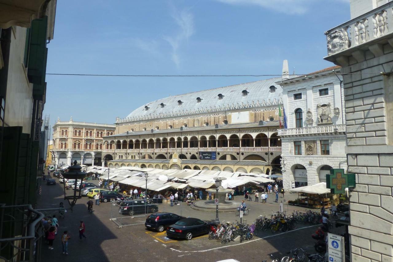 Padovaresidence Apartments - Vista Piazza Delle Erbe E Palazzo Della Ragione Exterior foto